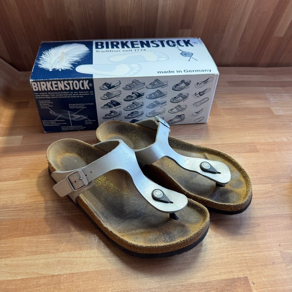 Birkenstock Gizeh thong sandals size 39 silver
